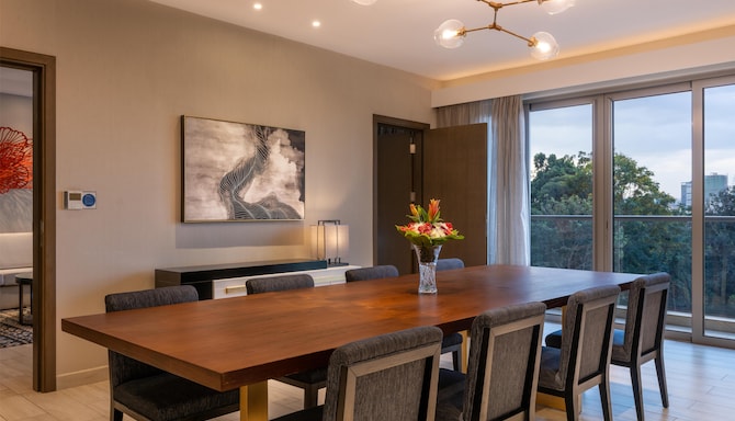 Radisson Blu Hotel & Residence, Nairobi Arboretum - Presidential Suite Dining Area