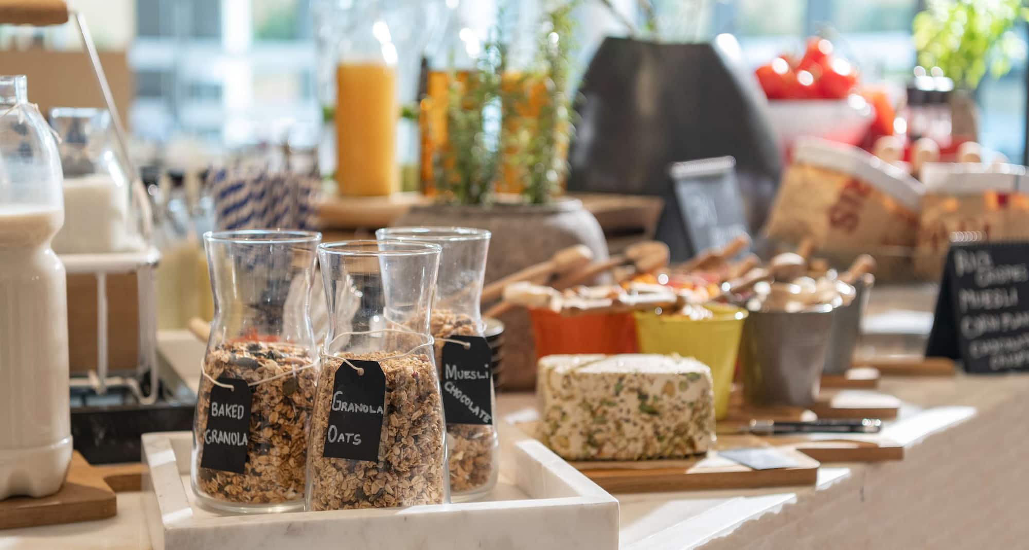 Radisson Blu Hotel and Residence, Riyadh Diplomatic Quarter - Breakfast