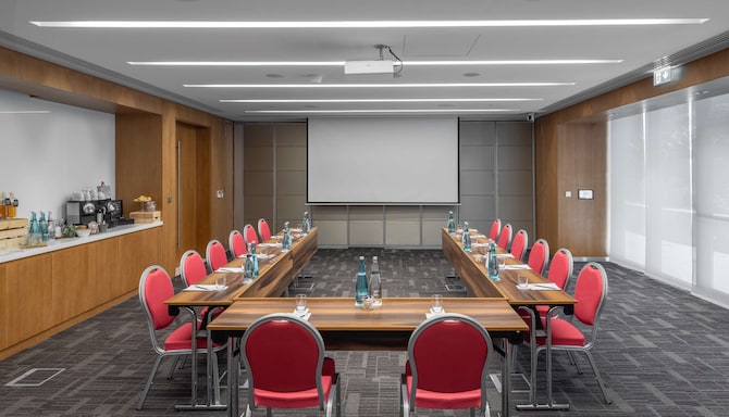 MEETING ROOM 2