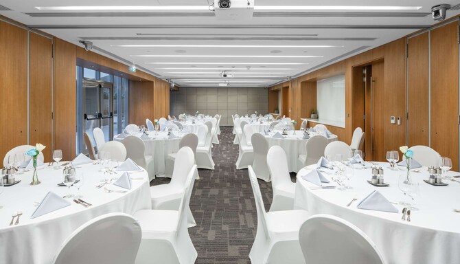 Radisson Blu Hotel and Residence, Riyadh Diplomatic Quarter - Meeting room - Cabaret style