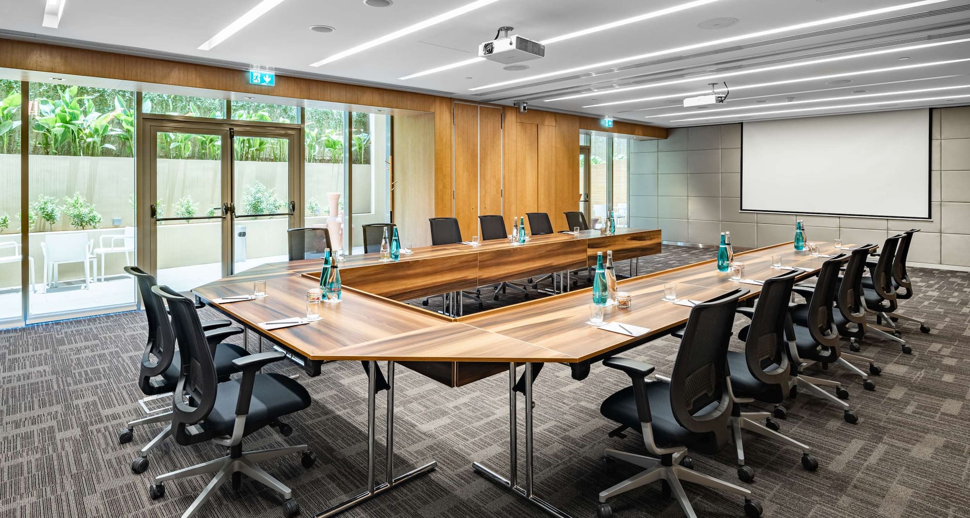 Radisson Blu Hotel and Residence, Riyadh Diplomatic Quarter - Meeting room 2 and 3 - U-shape style