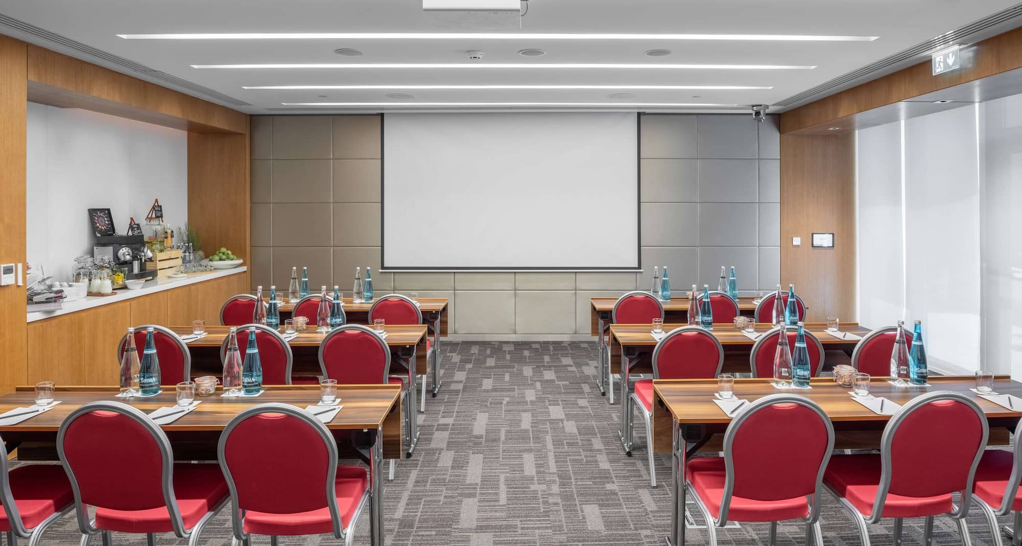 Radisson Blu Hotel & Residence, Riyadh Diplomatic Quarter - Meeting room 1 - Classroom style