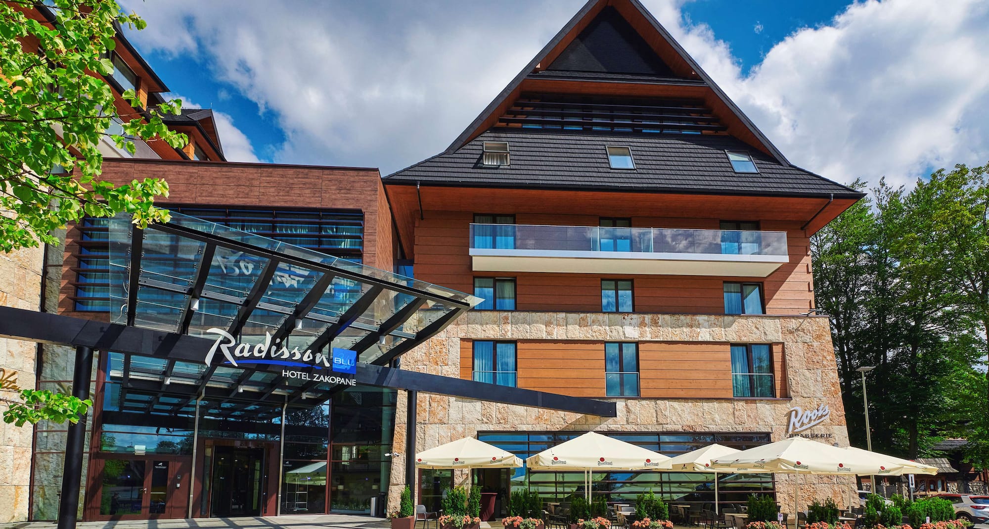 Radisson Blu Hotel & Residences, Zakopane - Main entrance