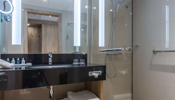 Radisson Blu Hotel & Residences, Zakopane - حمام غرفة الضيوف