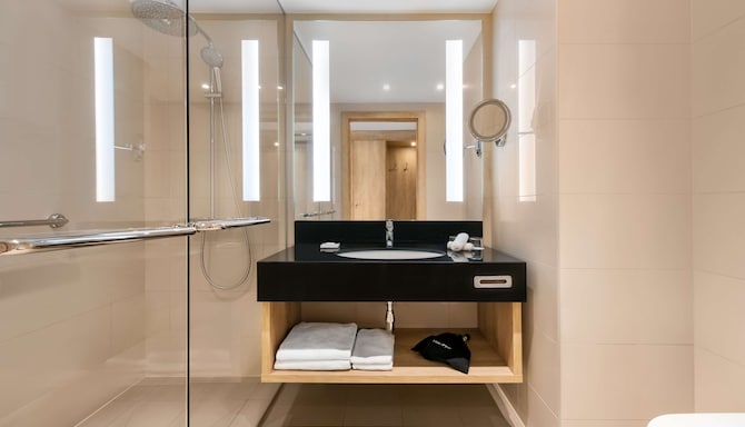 Radisson Blu Hotel & Residences, Zakopane - حمام غرفة الضيوف