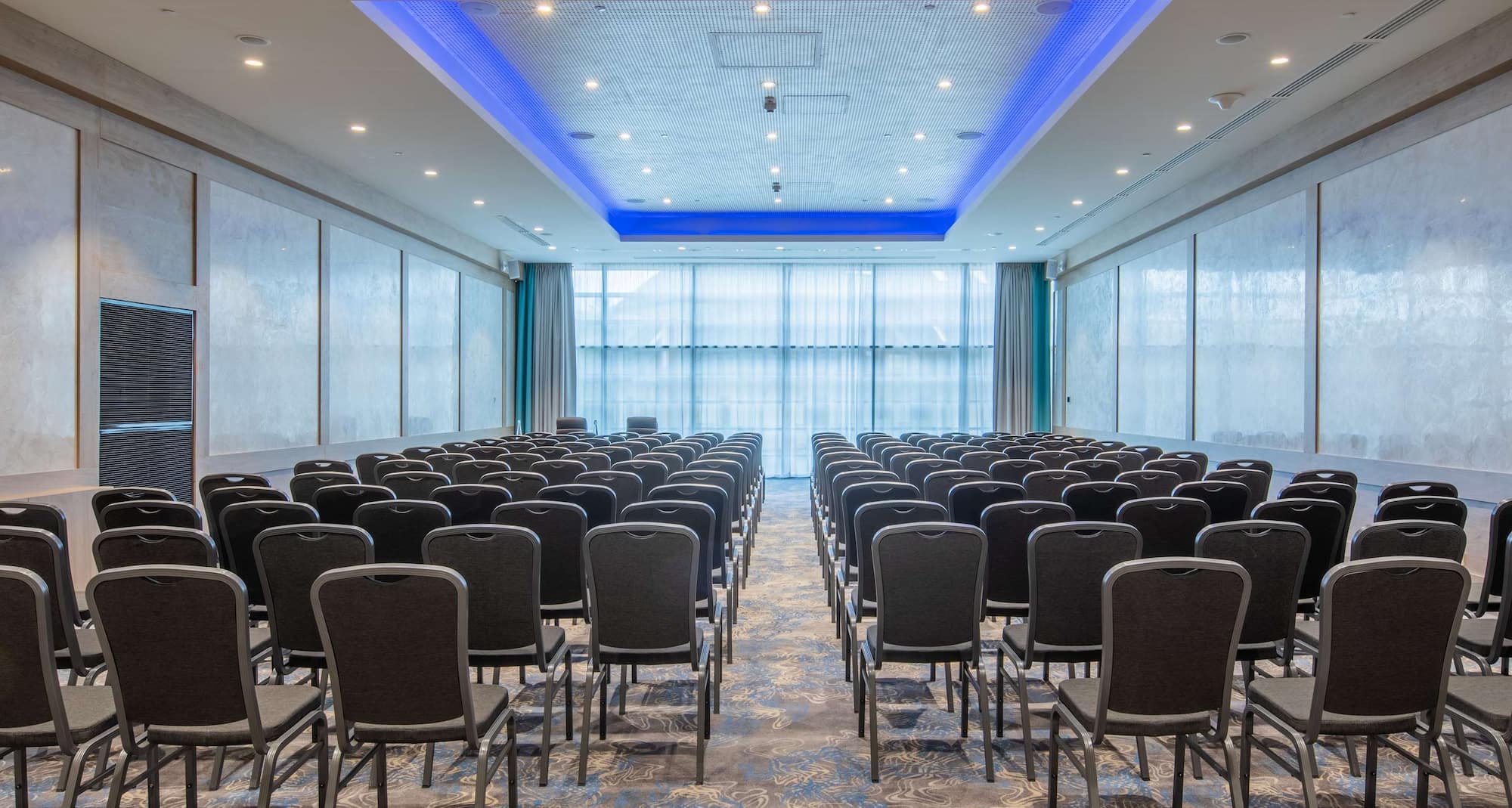 Radisson Blu Hotel & Residences, Zakopane - Rysy and Granaty with theater setup