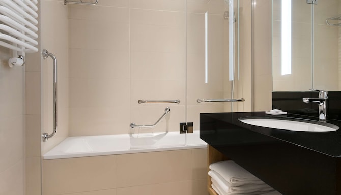 Radisson Blu Hotel & Residences, Zakopane - حمام الجناح