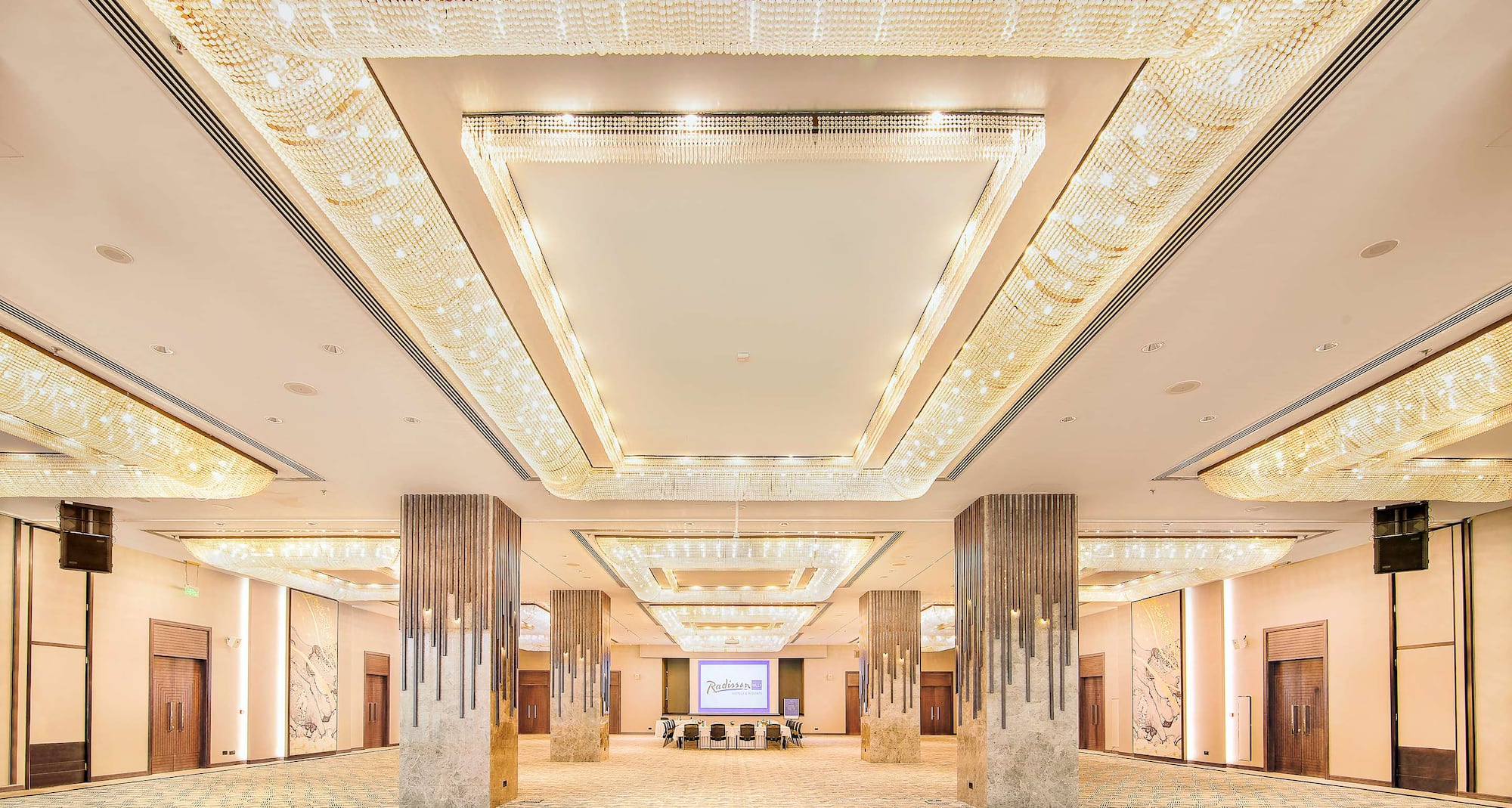 Radisson Blu Hotel & Resort, Abu Dhabi Corniche - ballroom