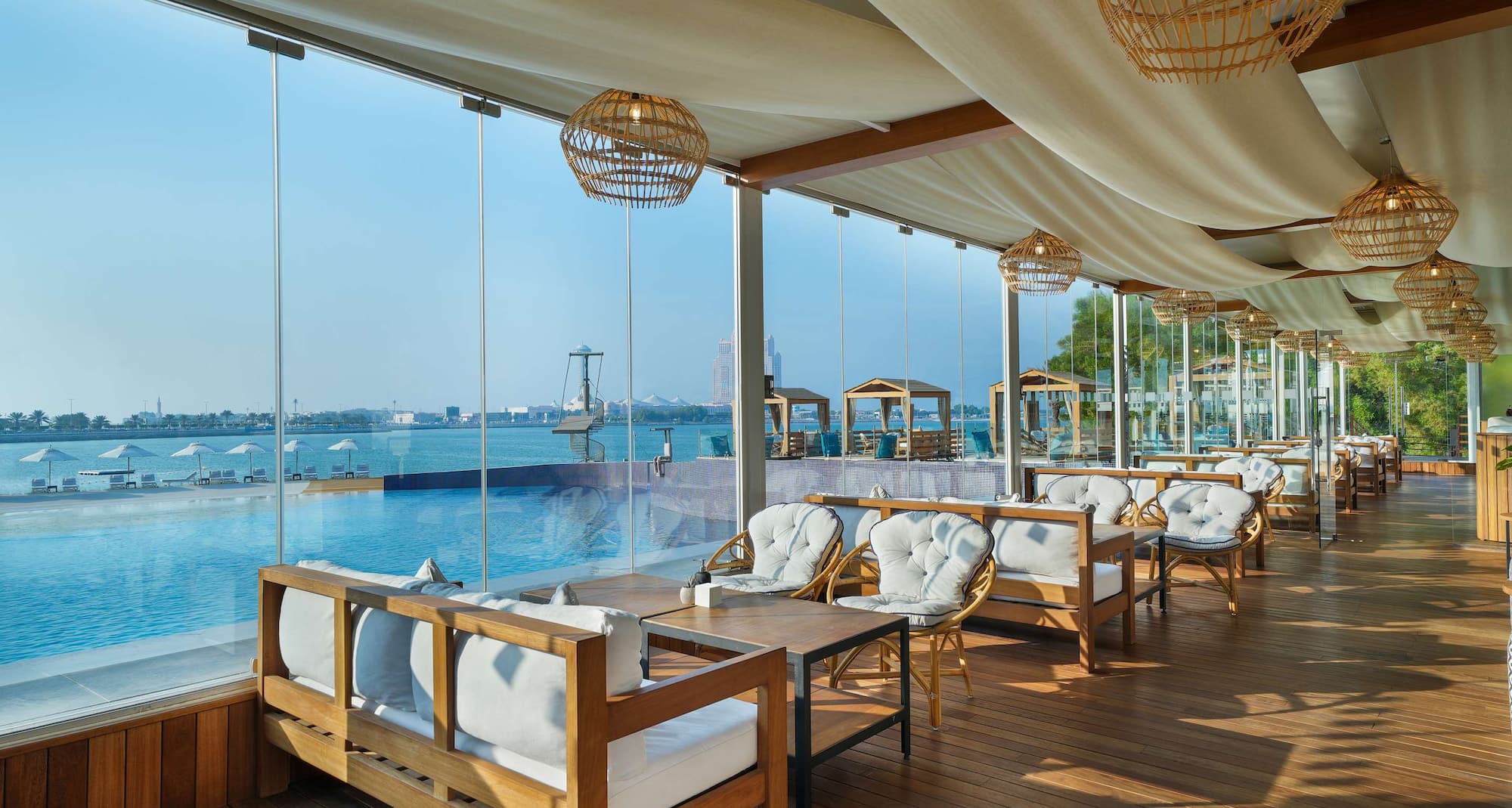 Radisson Blu Hotel & Resort, Abu Dhabi Corniche - Vertigo