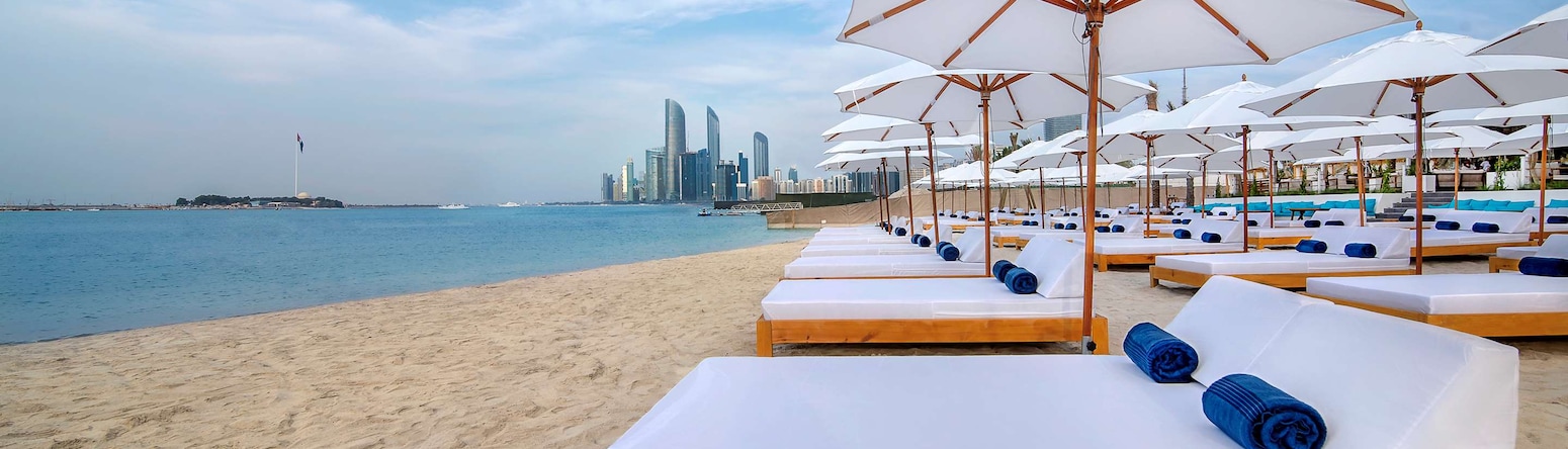 Radisson Blu Hotel and Resort, Abu Dhabi Corniche - Beach