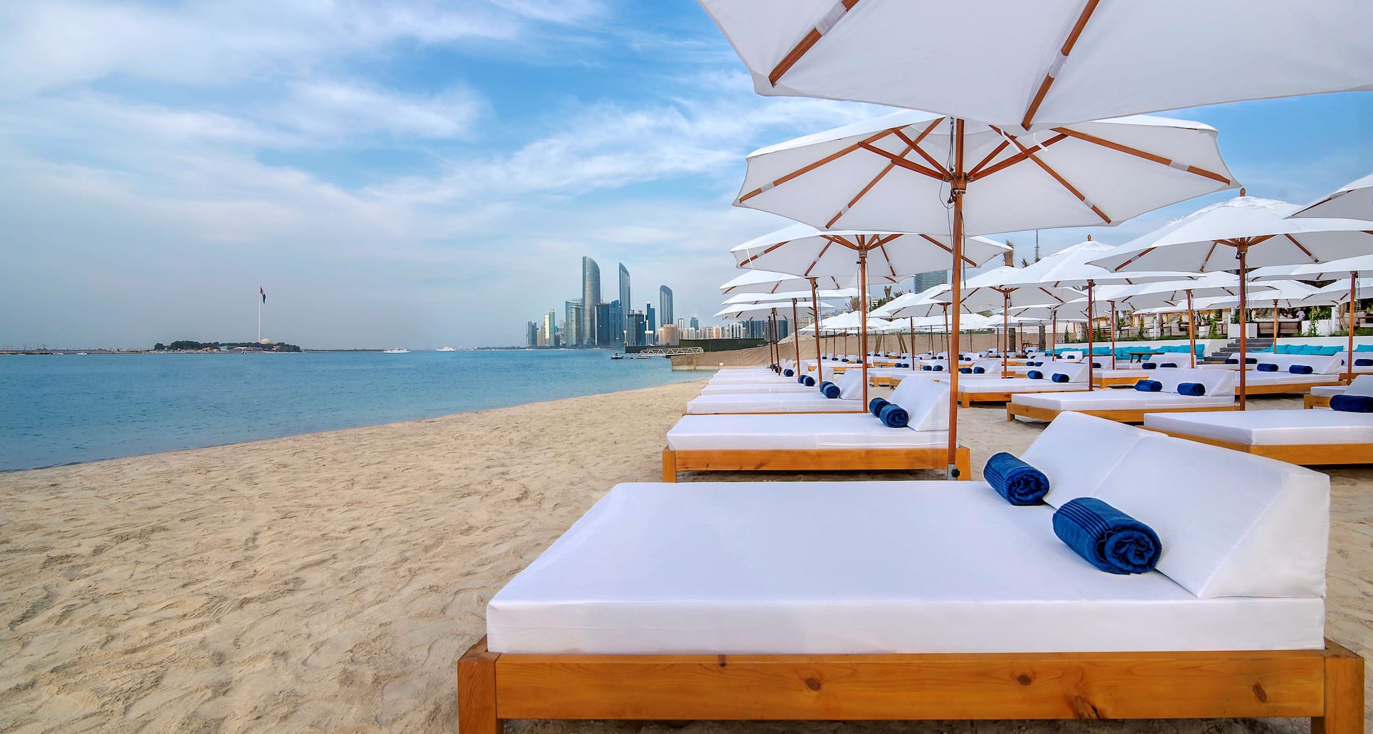 Radisson Blu Hotel & Resort, Abu Dhabi Corniche - Beachfront escape