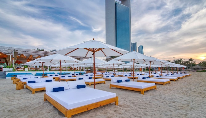 Radisson Blu Hotel & Resort, Abu Dhabi Corniche - Beach