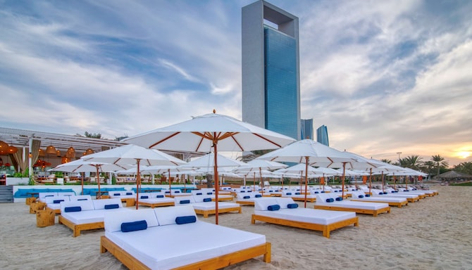 Radisson Blu Hotel and Resort, Abu Dhabi Corniche - Beach