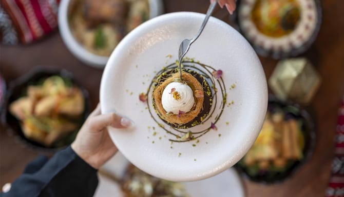 Radisson Blu Hotel and Resort, Abu Dhabi Corniche - West Bay Lounge