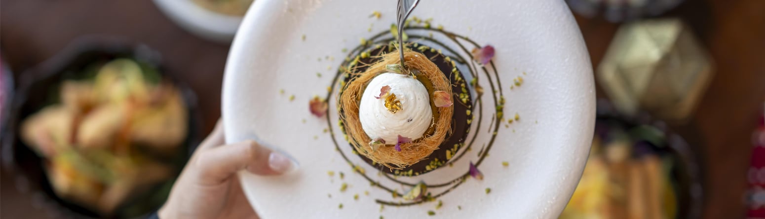 Radisson Blu Hotel and Resort, Abu Dhabi Corniche - West Bay Lounge