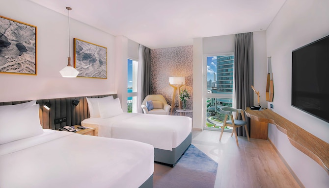 Radisson Blu Hotel & Resort, Abu Dhabi Corniche - Executive Room with lounge privileges