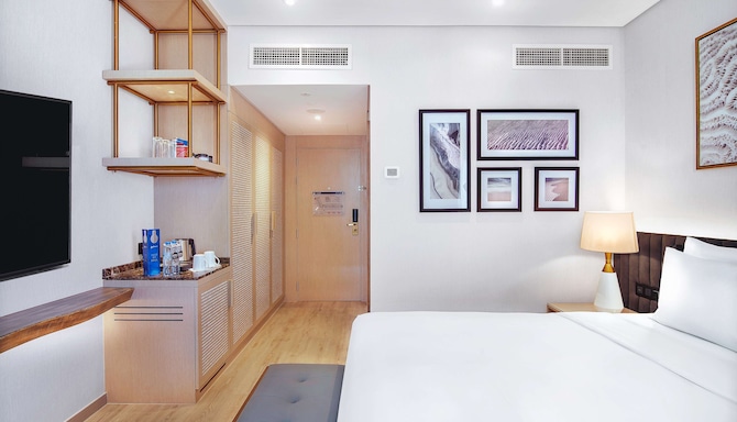 Radisson Blu Hotel & Resort, Abu Dhabi Corniche - Executive Room