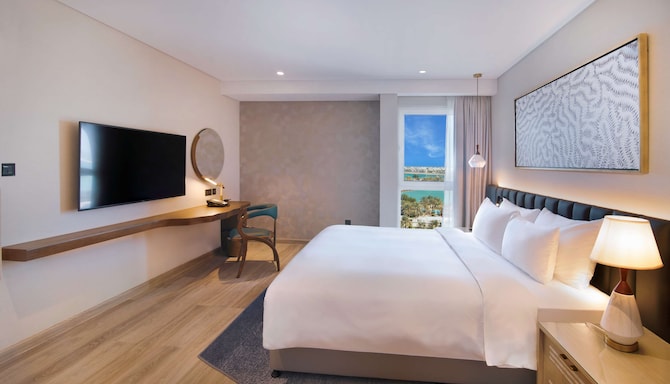 Radisson Blu Hotel & Resort, Abu Dhabi Corniche - Premium Room