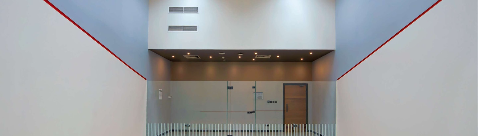 Radisson Blu Hotel and Resort, Abu Dhabi Corniche - Squash court