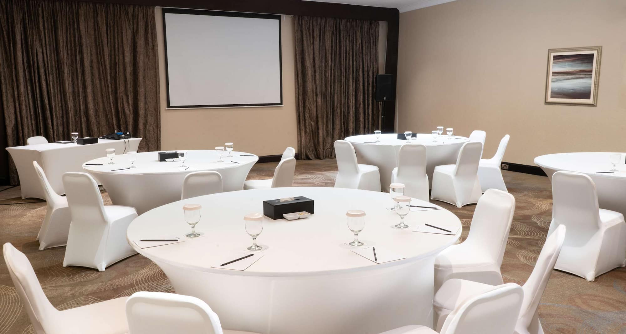 Radisson Blu Hotel and Resort, Abu Dhabi Corniche - Baniyas Meeting Room