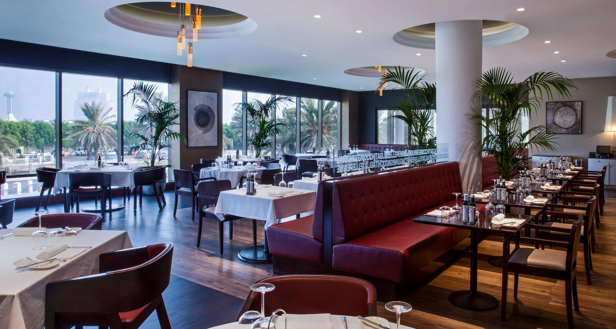 Radisson Blu Hotel & Resort, Abu Dhabi Corniche - Restaurant