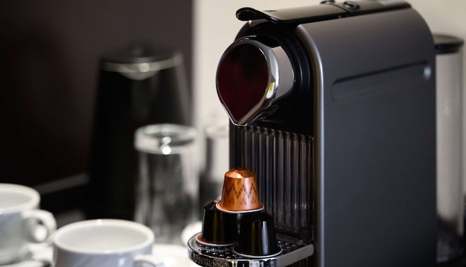 Radisson Blu Hotel & Resort, Abu Dhabi Corniche - Coffee and tea facilities