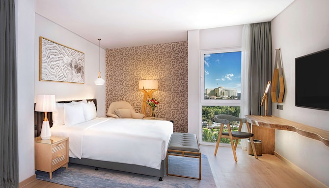 Radisson Blu Hotel & Resort, Abu Dhabi Corniche - Suite - Lounge Access and Sea View