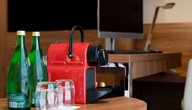 Radisson Blu Hotel & Resort, Al Ain - Coffee machine