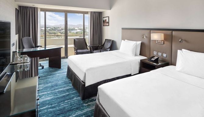 Radisson Blu Hotel & Resort, Al Ain - Standard Room with twin beds