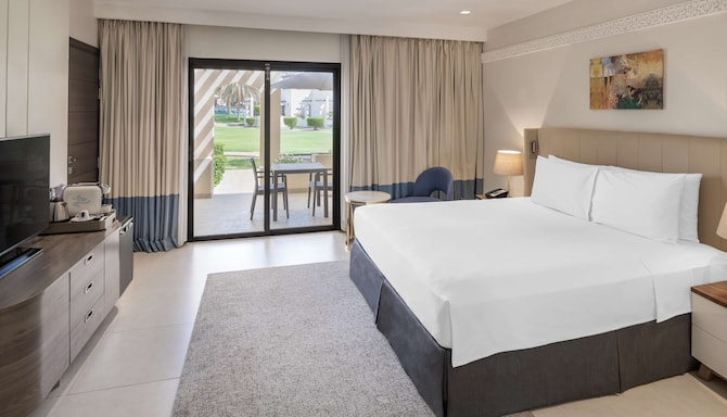 Radisson Blu Hotel & Resort, Al Ain - Premium Room