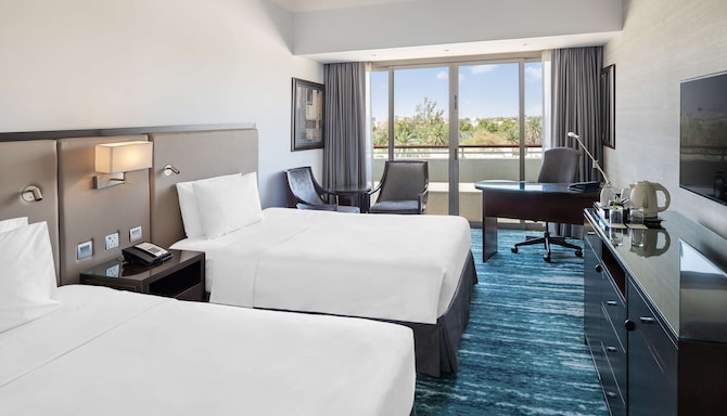 Radisson Blu Hotel & Resort, Al Ain - Superior Room with twin beds & balcony