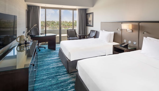 Radisson Blu Hotel & Resort, Al Ain - Superior Twin with Balcony