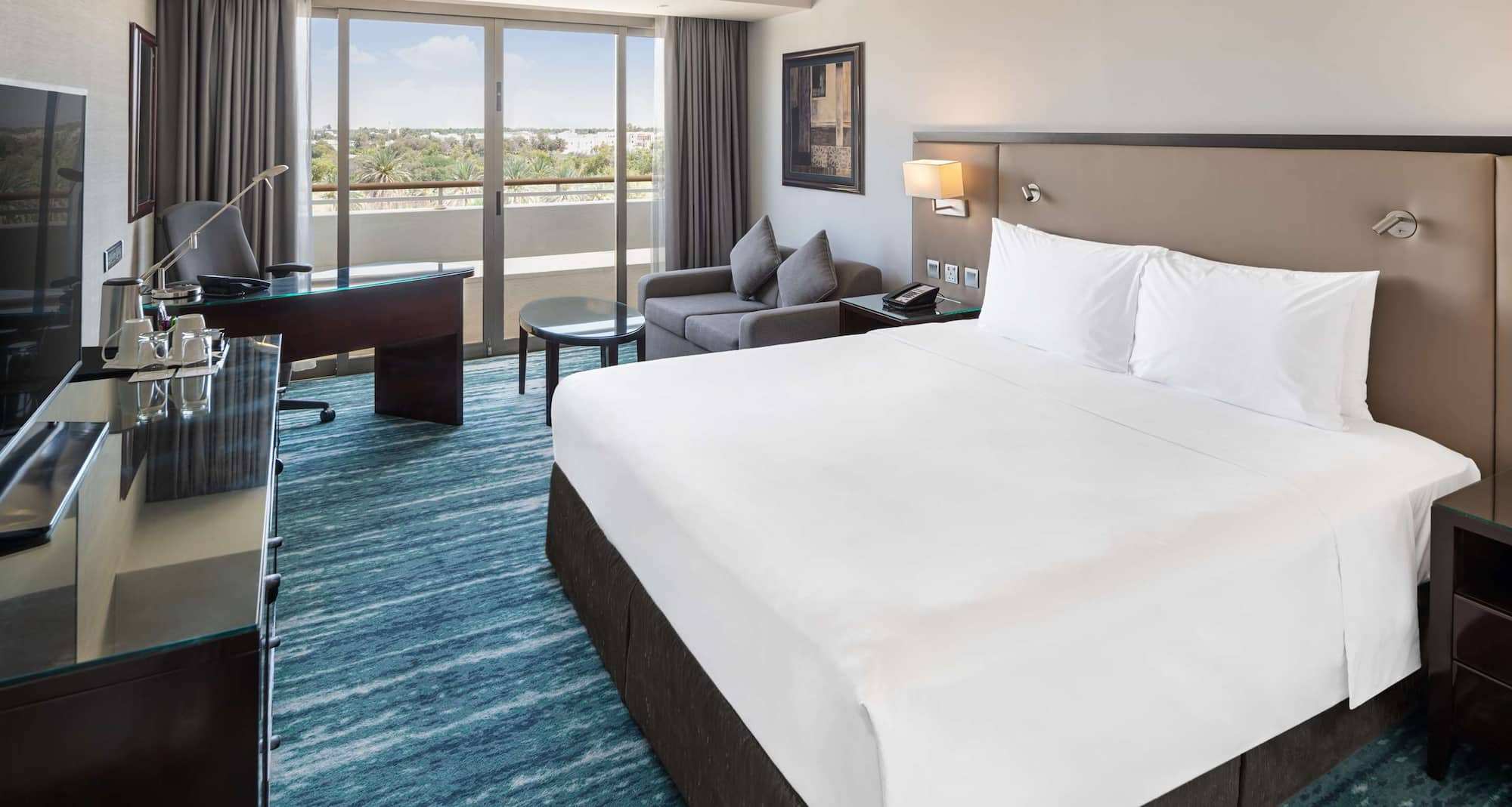 Radisson Blu Hotel and Resort, Al Ain - Superior Balcony I King