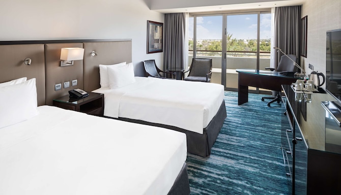Radisson Blu Hotel & Resort, Al Ain - Superior Balcony I Pool View I Twin