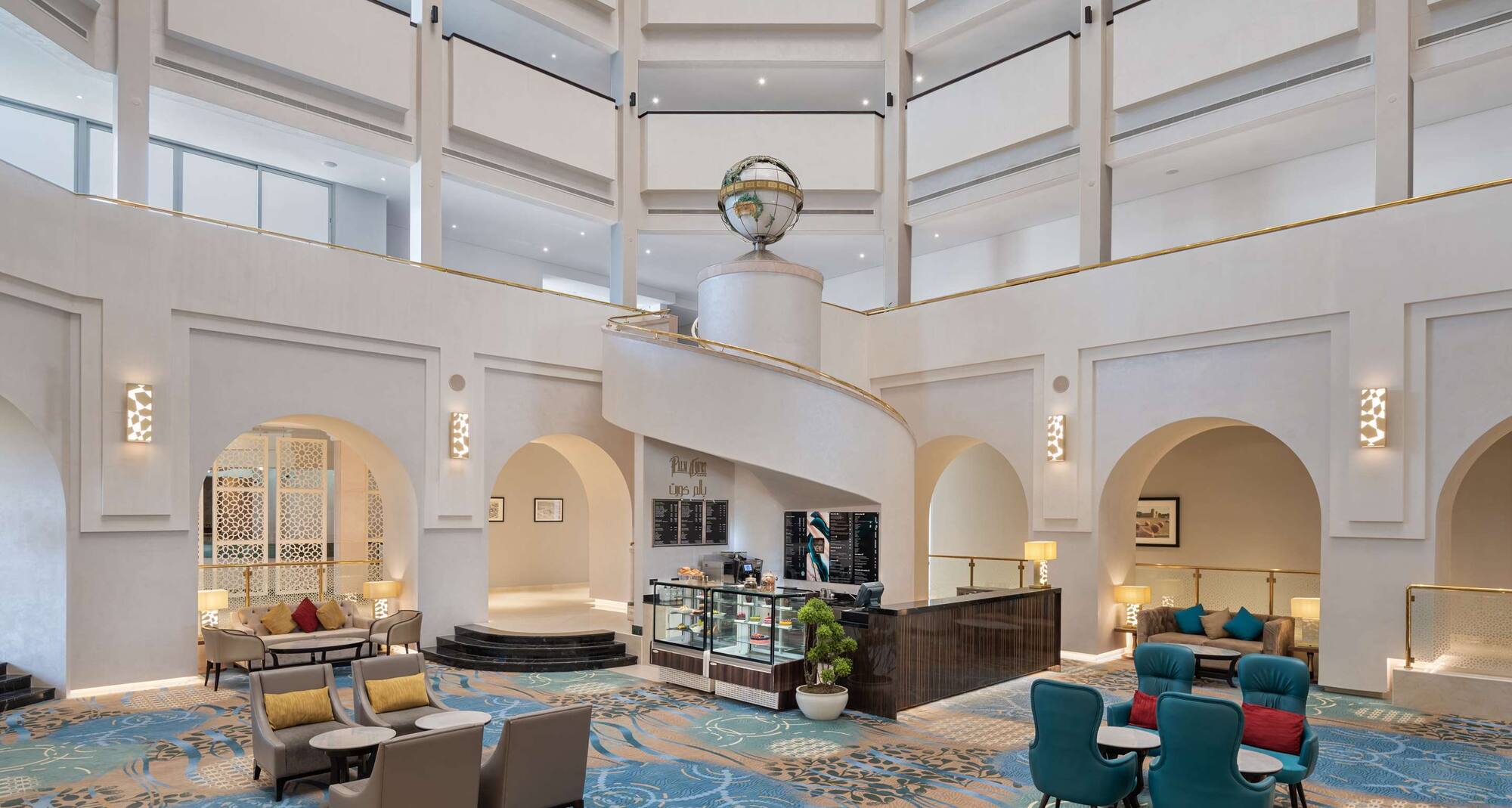 Radisson Blu Hotel & Resort, Al Ain - Lobby