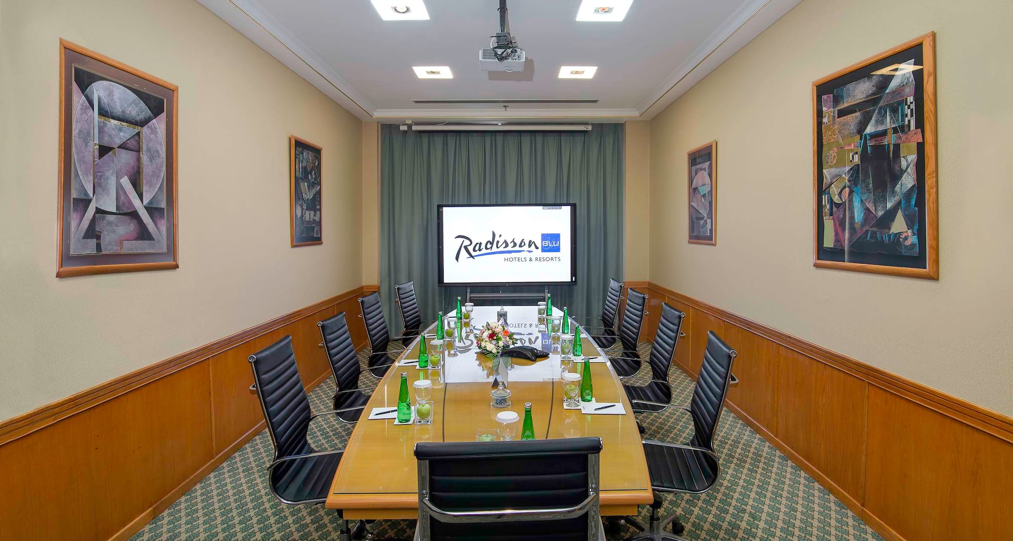 Radisson Blu Hotel & Resort, Al Ain - Board Room