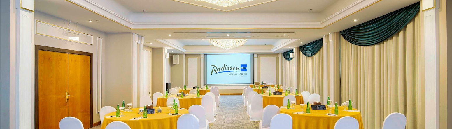 Radisson Blu Hotel & Resort, Al Ain - Meeting Room