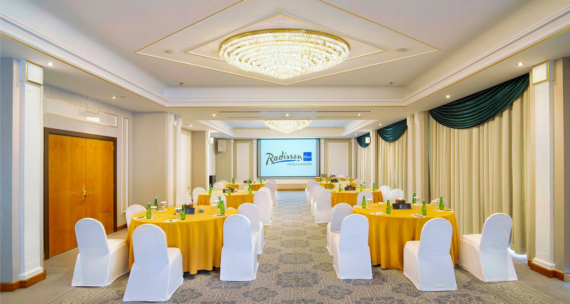 Radisson Blu Hotel & Resort, Al Ain - Meeting Room