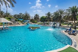 Radisson Blu Hotel & Resort, Al Ain - Family Pool