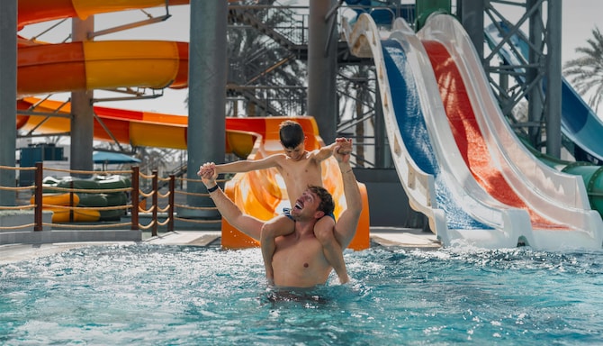 Radisson Blu Hotel and Resort, Al Ain - Family Pool