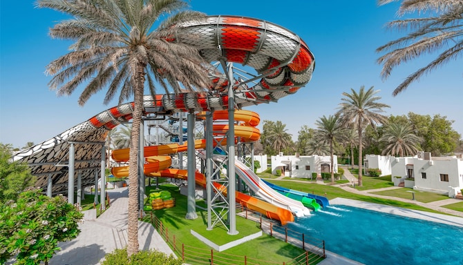 Radisson Blu Hotel and Resort, Al Ain - Cobra slide: pure poolside fun