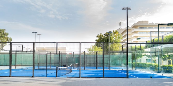 Radisson Blu Hotel and Resort, Al Ain - Padel Court