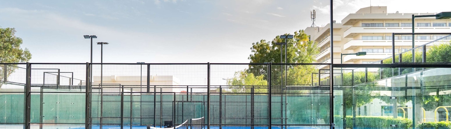 Radisson Blu Hotel and Resort, Al Ain - Padel Court
