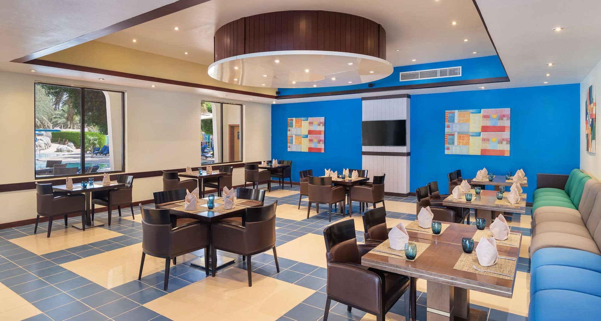 Radisson Blu Hotel & Resort, Al Ain - Club House Restaurant Indoor