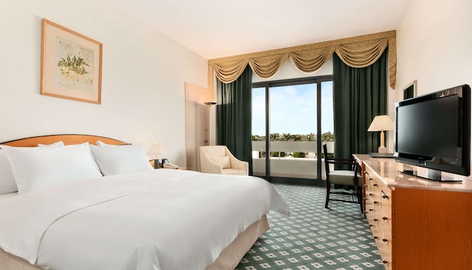 Radisson Blu Hotel & Resort, Al Ain - Executive Suite