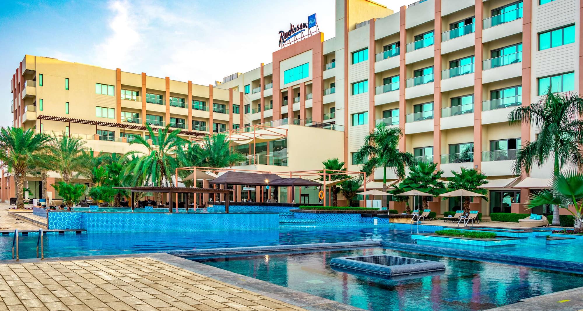 فندق ومنتجع راديسون بلو، صحار - المظهر الخارجي