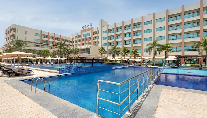 Radisson Blu Hotel & Resort, Sohar - Hotel Exterior