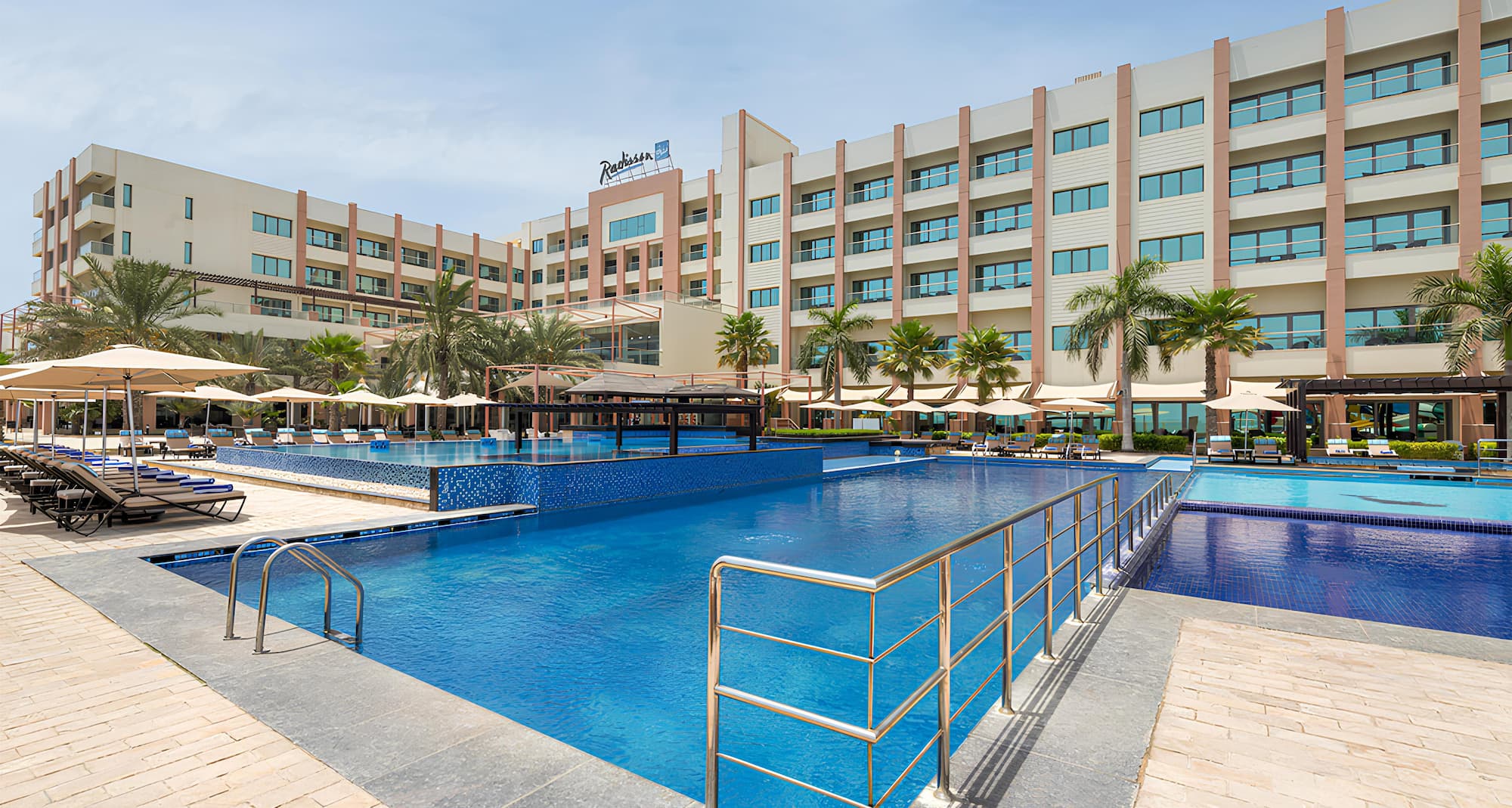 Radisson Blu Hotel & Resort, Sohar - منظر الواجهة الخارجية