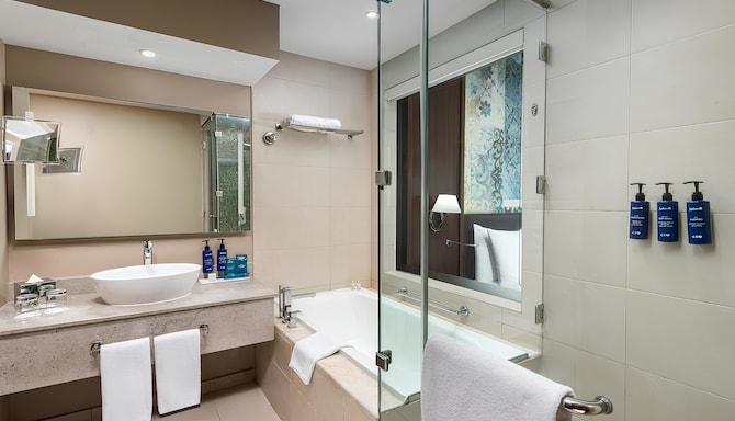 Radisson Blu Hotel & Resort, Sohar - Executive Room