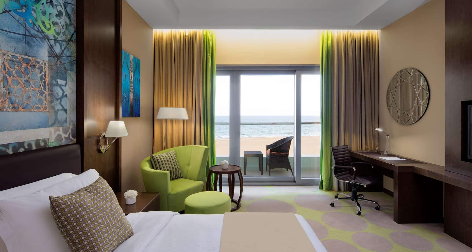 فندق ومنتجع راديسون بلو، صحار - غرفة فاخرة مع إطلالة